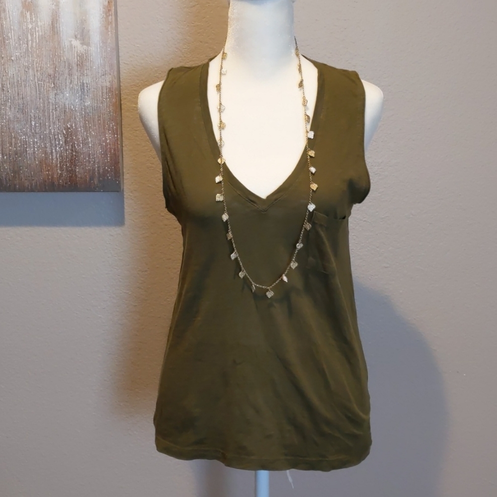 Madewell V-neck tank with pocket